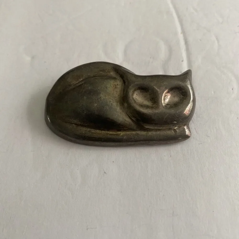 Vintage Taxco Mexican Sterling Silver Modernist Sleeping Cat Brooch Pin Signed